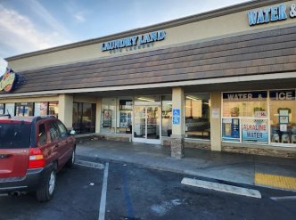 Laundromat with expansion potential Main Image #1